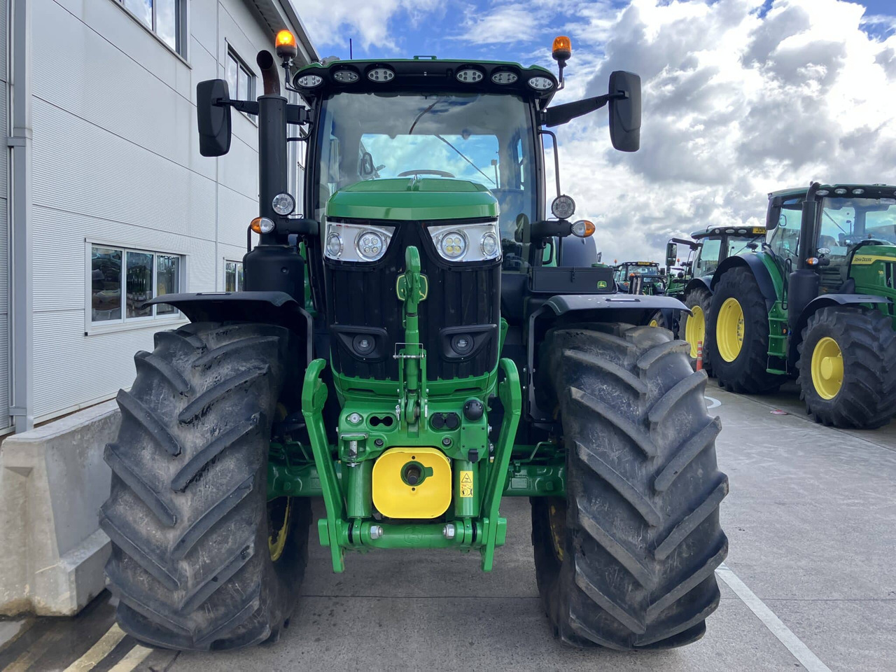 Tracteur agricole John Deere 6R 215: photos 7