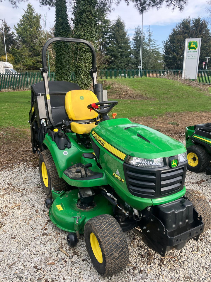 Motofaucheuse John Deere X950R 54" high tip collecting mower: photos 1