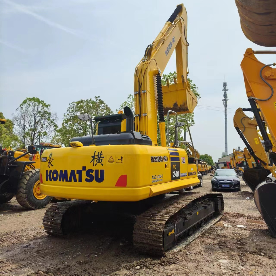 KOMATSU PC240LC-8 — crédit-bail KOMATSU PC240LC-8: photos 6