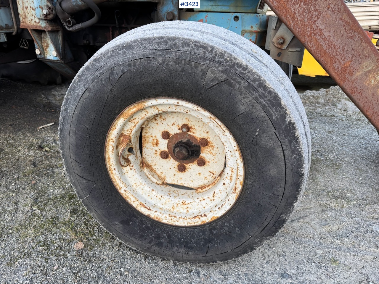 Tracteur agricole 1981 Ford 4600 w/front loader, bucket and pallet fork.: photos 24