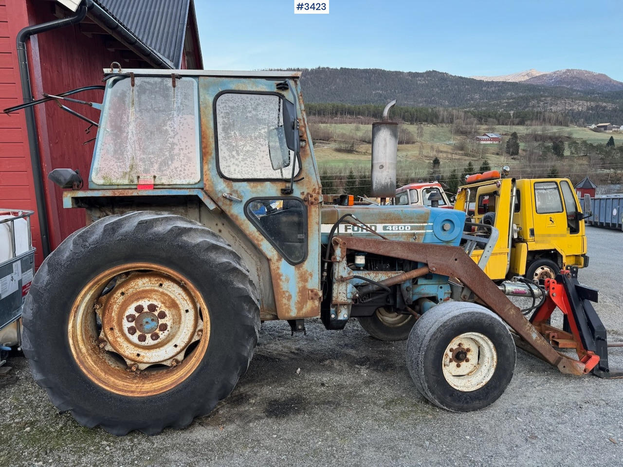 Tracteur agricole 1981 Ford 4600 w/front loader, bucket and pallet fork.: photos 9