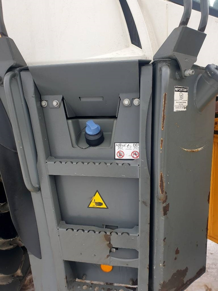 Chargeuse sur pneus Liebherr L550 xpower: photos 11