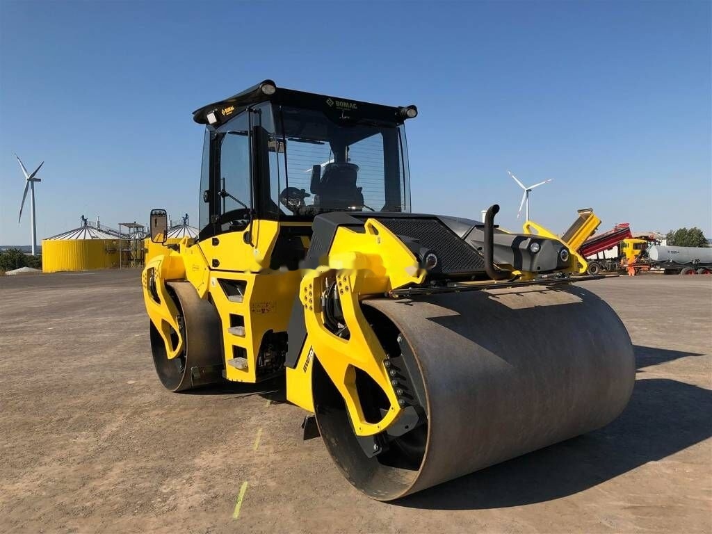 Rouleau compresseur neuf BOMAG BW 202 AD-5: photos 6