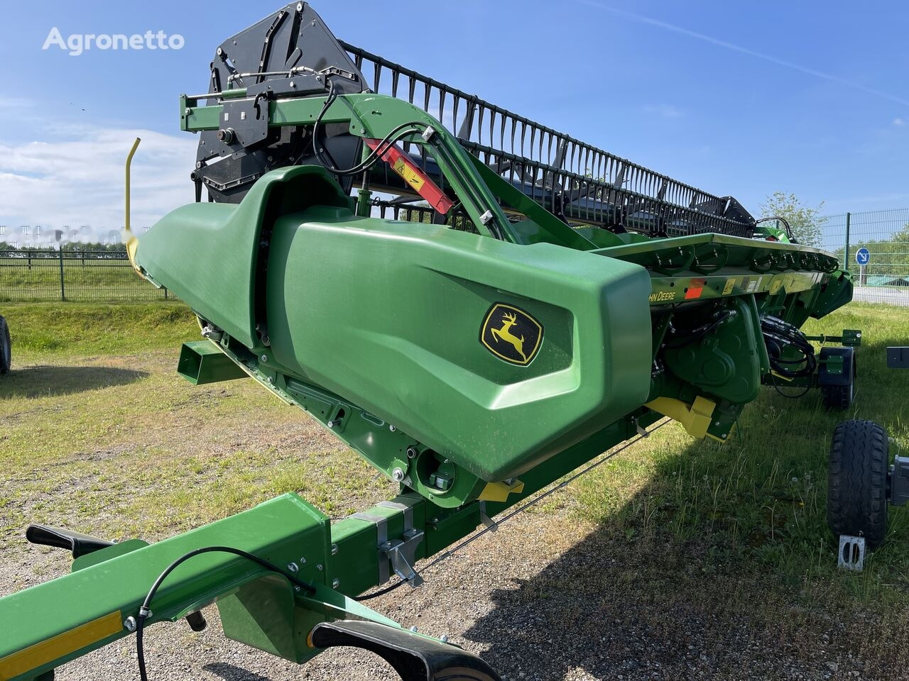 Moissonneuse-batteuse neuf John Deere S770 - new, demo machine!: photos 10