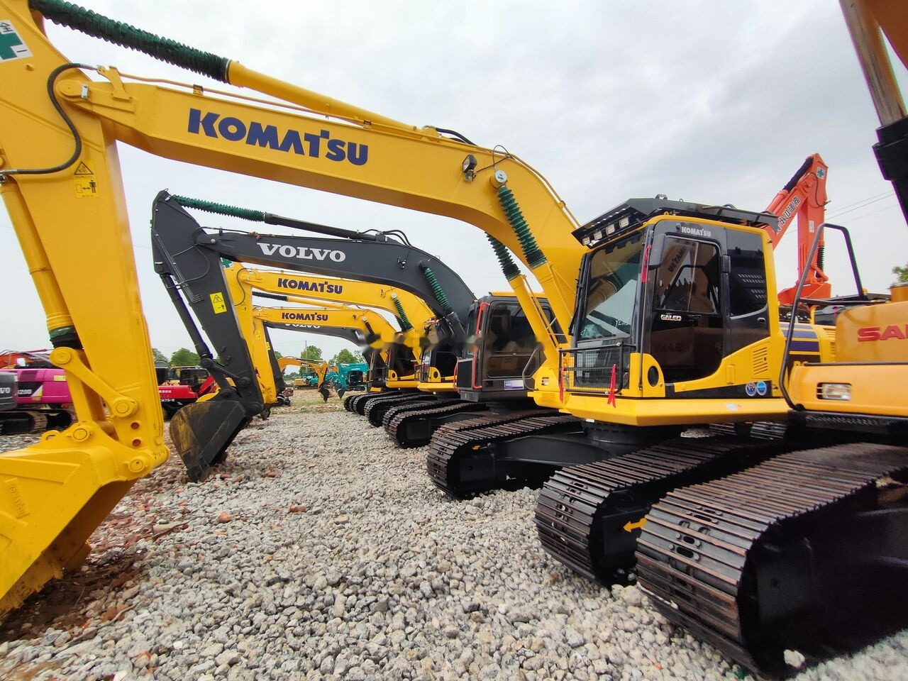 Pelle sur chenille Komatsu PC220-8: photos 7