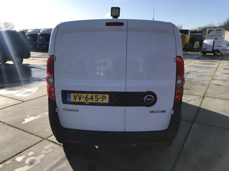 Fourgon utilitaire Opel Combo 1.6 CDTI: photos 8