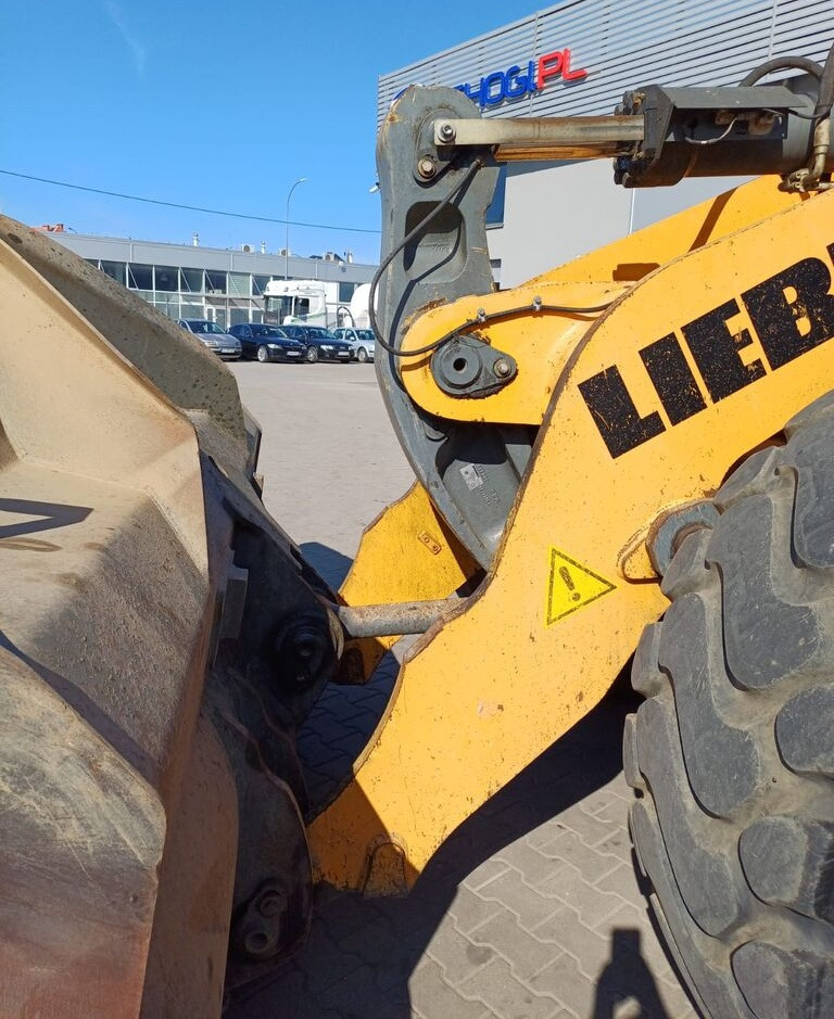 Chargeuse sur pneus Liebherr L 566: photos 9