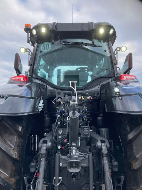 Tracteur agricole Valtra Q265: photos 11