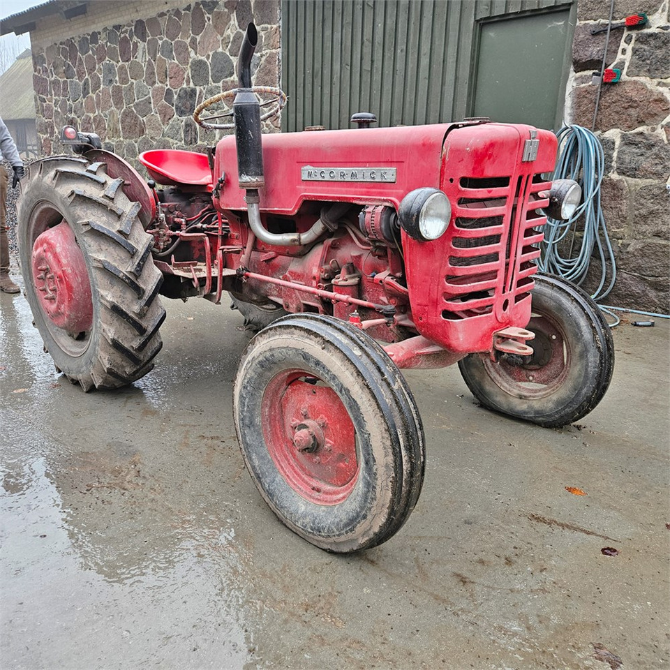 Tracteur agricole McCORMICK D-324 Standard: photos 9