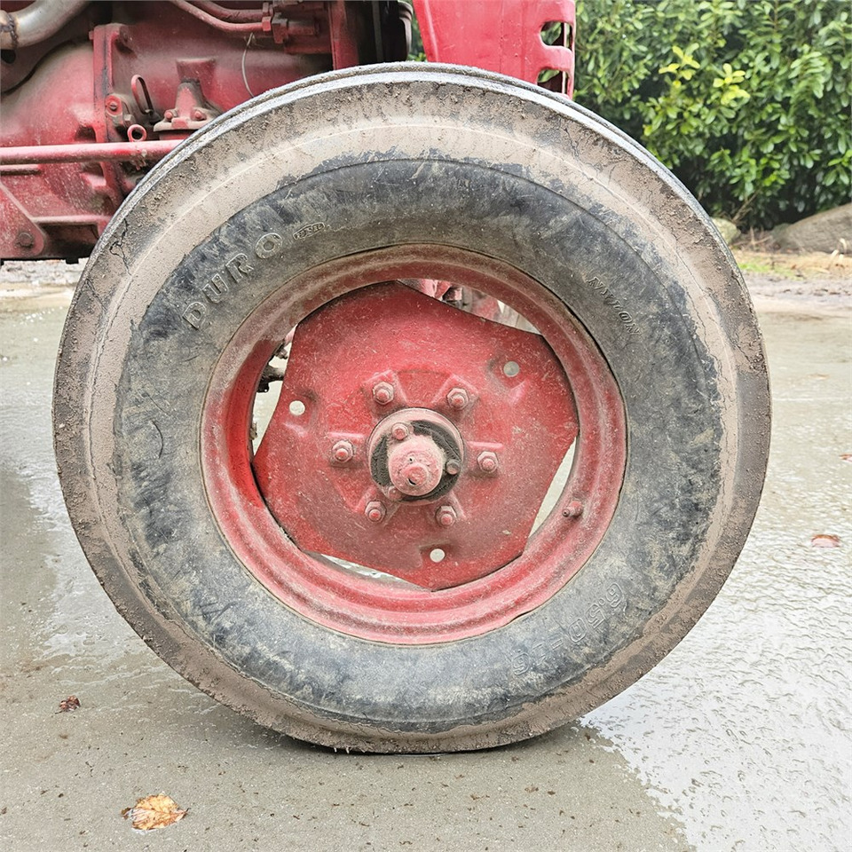 Tracteur agricole McCORMICK D-324 Standard: photos 30